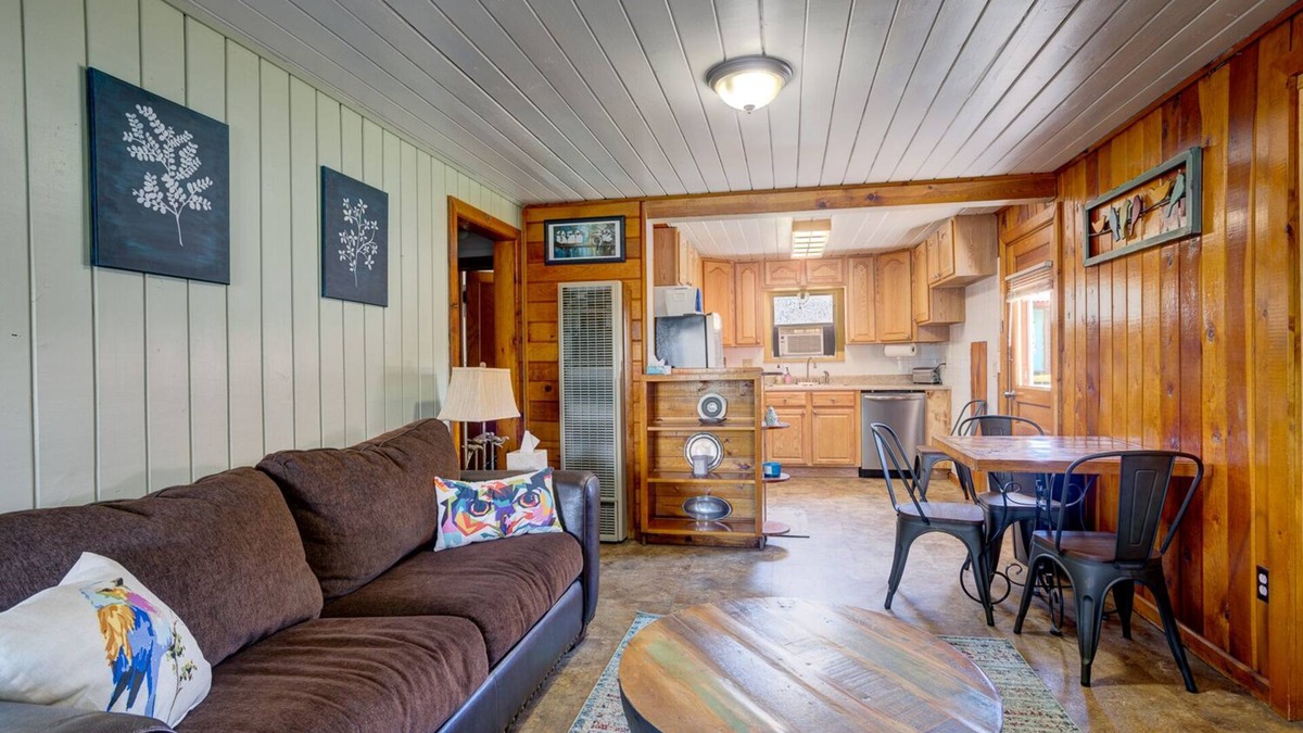 Salida Apartment | Perfect Colorado Adventure Pad! Ski Monarch Mtn or float the Arkansas River.
