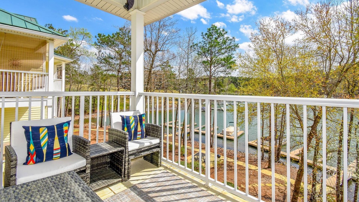 Dadeville Condo | Perfect condo on Beautiful Lake Martin!