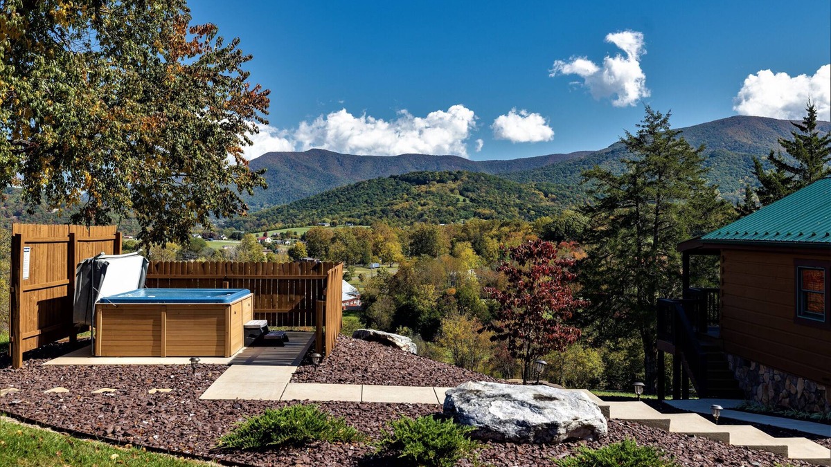 Stanley Cabin | PERFECT Couples LURAY Log Cabin #8 Hot Tub Stone Fireplace Mountain Views