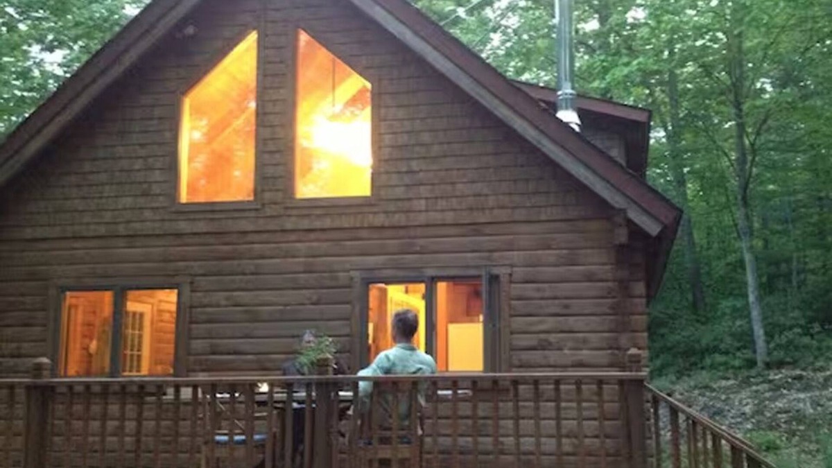 Mount Tremper Cabin | PERFECT ESCAPE For Total Privacy, Rustic Modern Cabin, 15 Pvt. Ac, WiFi, Heat/AC