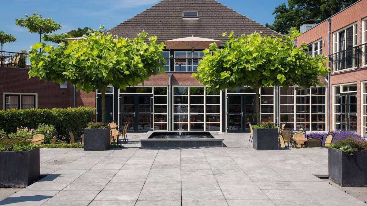 Berg en Dal Hotel | Perfect Escape! Onsite Dining, Close to Vrijheidsmuseum!