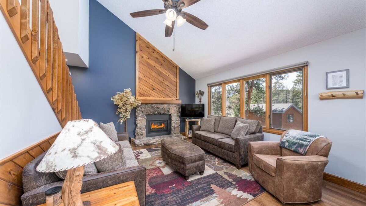 Aspen Brook Cabin | Perfect Family Cabin, Walking Distance to RMNP and the River in Aspen Brook + AC