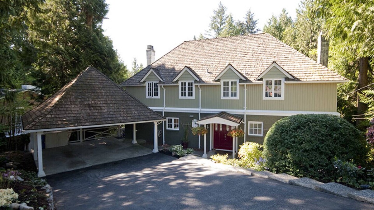 West Vancouver House | Perfect Family Reunion Home