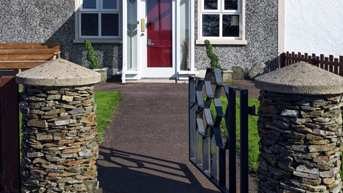 Bushmills Cottage | Perfect for 2 on Causeway Coastal Route! Near Giants Causeway, Golf Courses