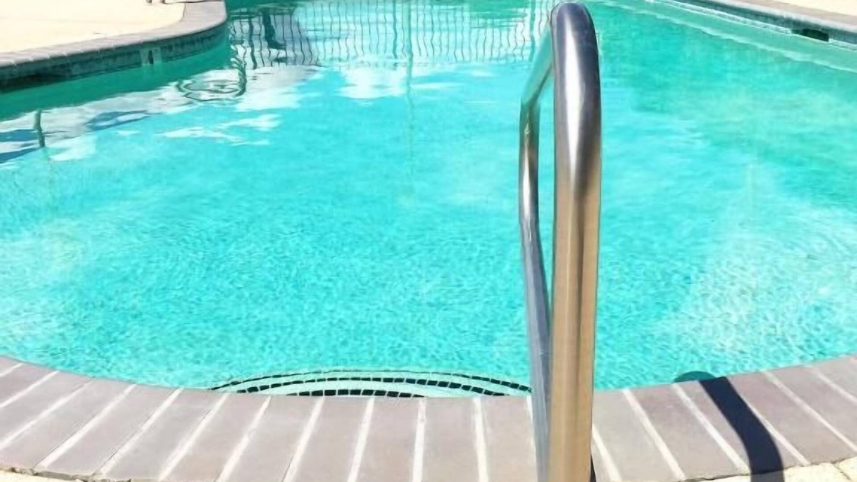 Boardman Hotel | Perfect for a Family or Friends! 2 Spacious Rooms with Gorgeous Views, Pool!