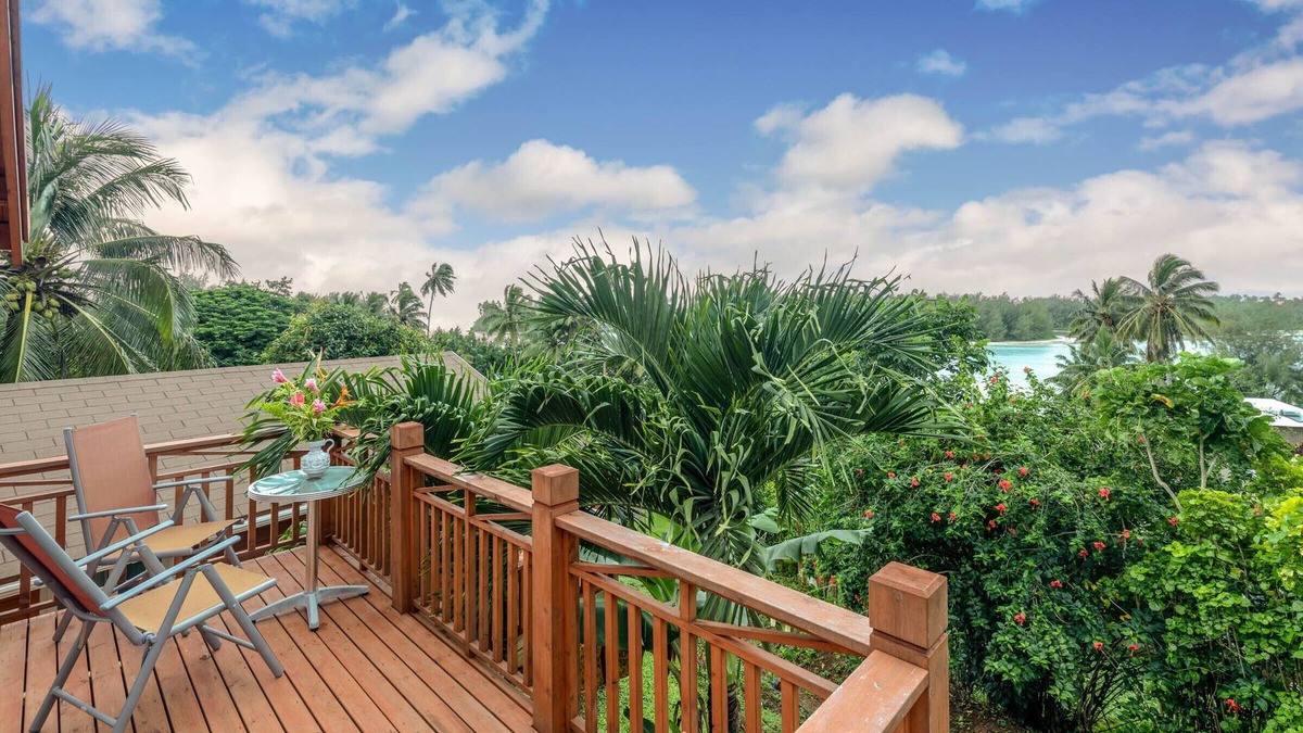 Ngatangiia Cottage | Perfect for couples looking for a relaxing holiday with stunning lagoon views