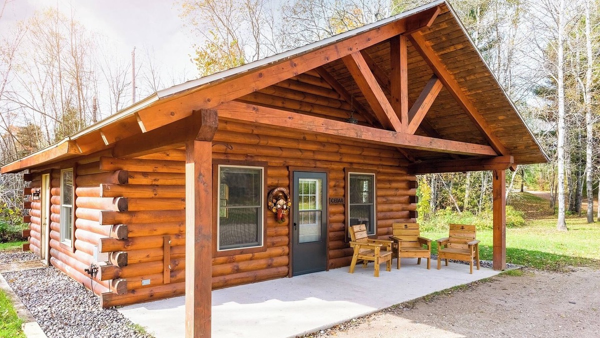 Mountain Cabin | Perfect for Families & Friends, Pet Friendly, Horse Theme, Log Cabin, Fireplace