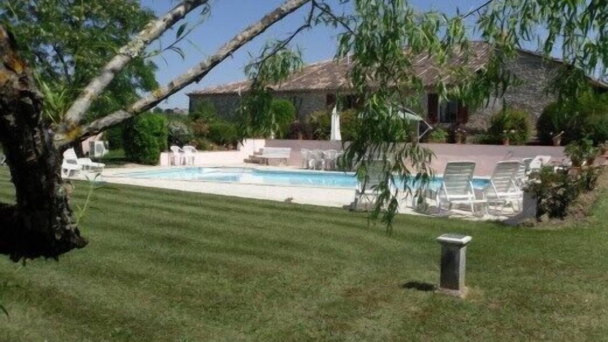 Romestaing Villa | Perfect for families - private tennis court & heated pool in tranquil setting
