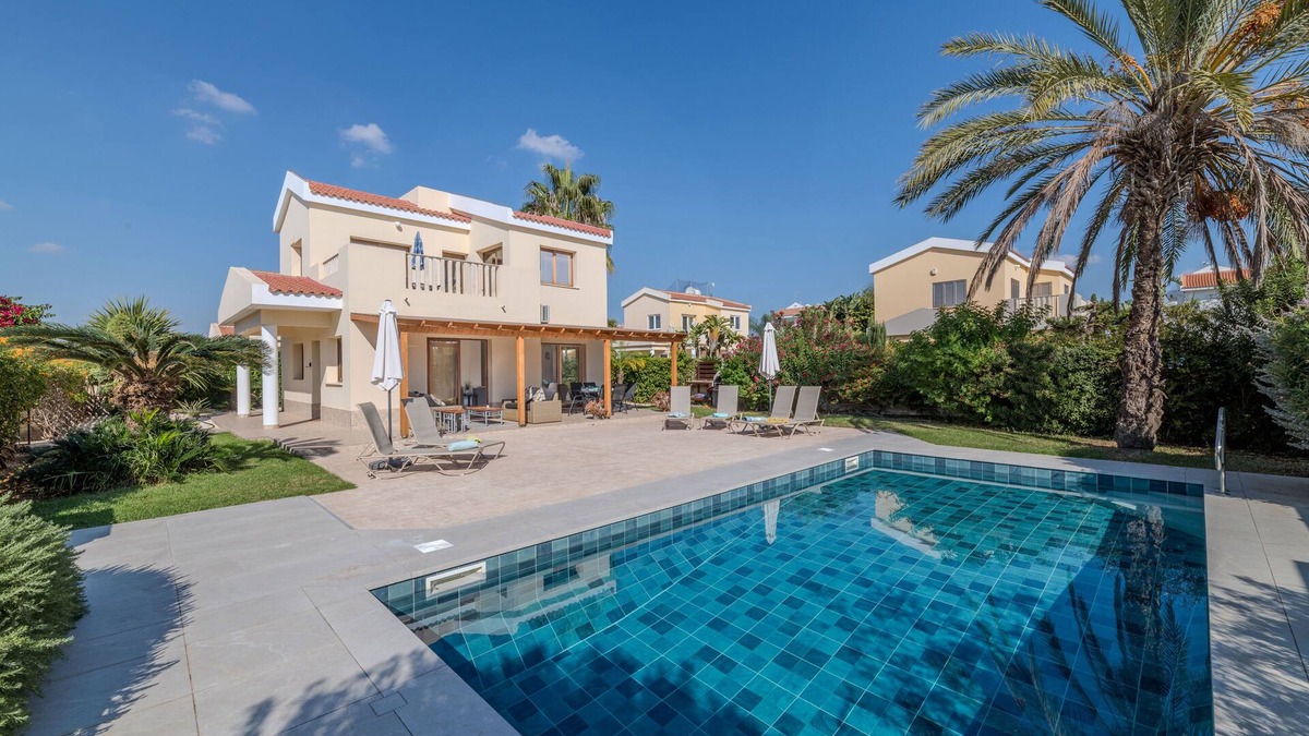 Ayia Thekla Villa | Perfect for Families, Private Pool, Gardens And Balcony Sea Views. FREE WIFI