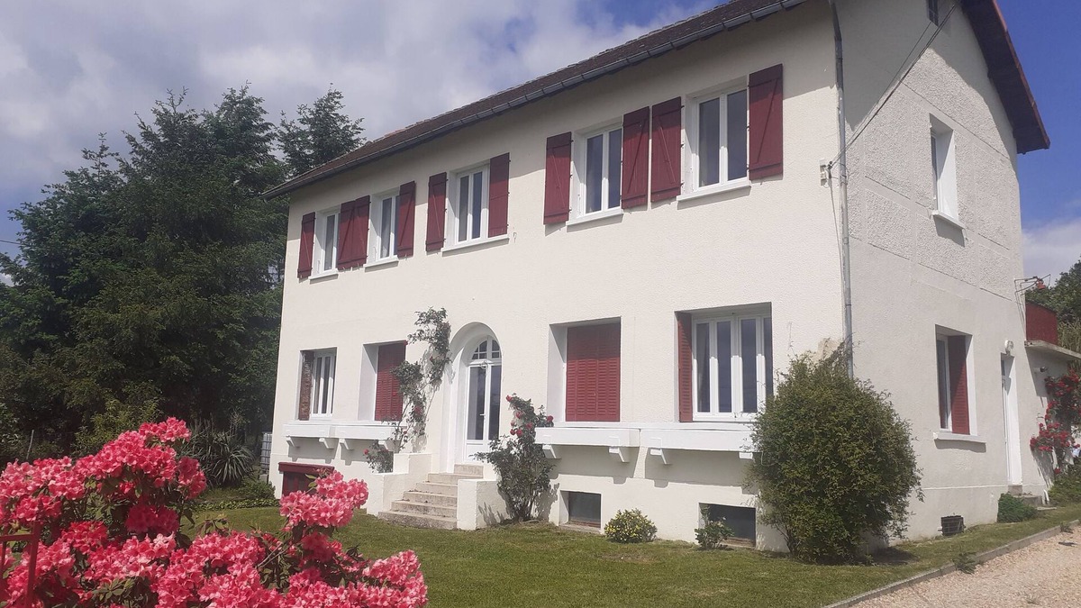 Bussiere-Galant House | Perfect for groups! Charming 8-bed w/Pool & Outdoor Kitchen in village