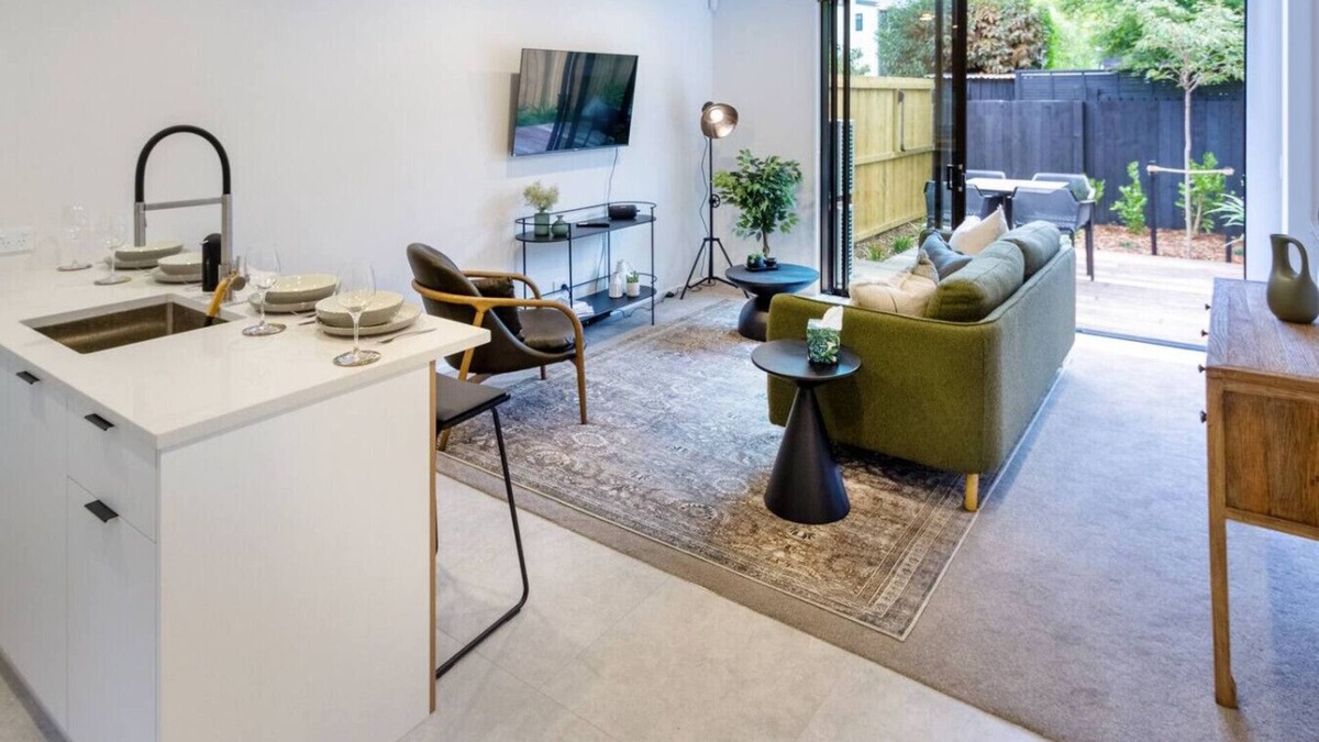 Saint Albans House | Perfect for Groups: Stylish 4BR Devonport Stay
