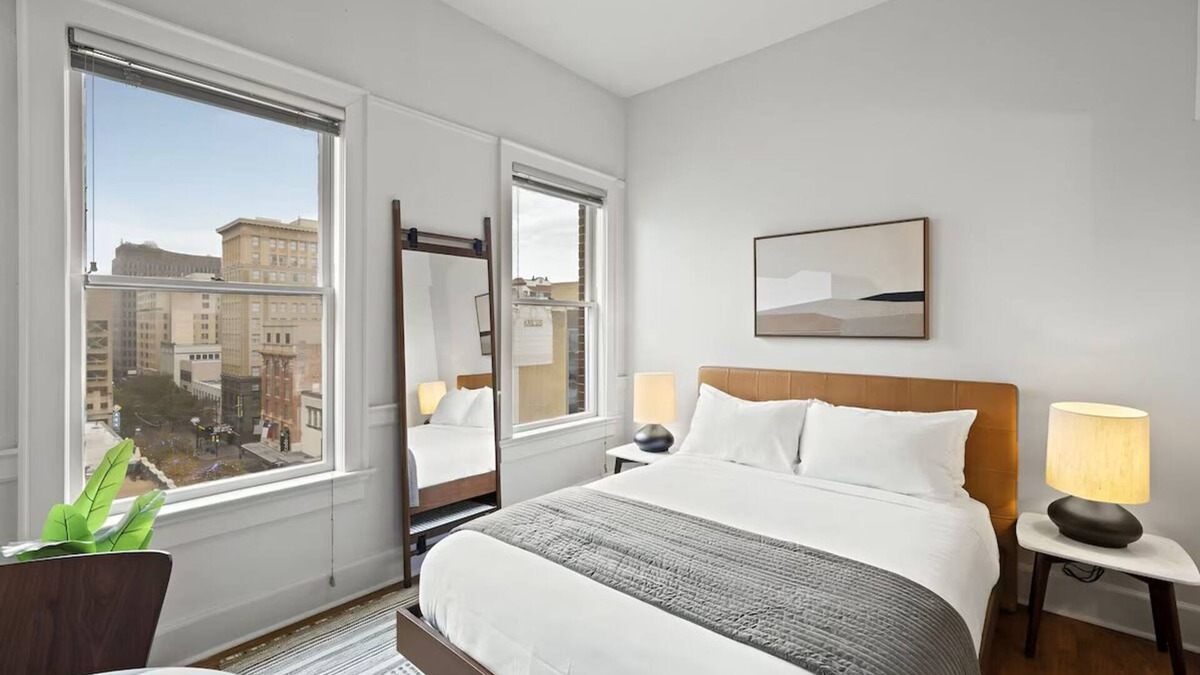 Downtown San Antonio Apartment | Perfect for History Buffs | Walk to The Alamo & San Antonio’s Top Sights