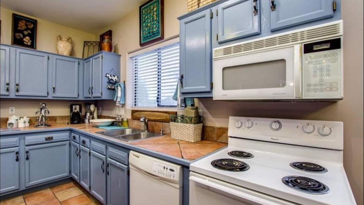 Gilbert House | Perfect for the seasonal rider coming into town for the riding show season!