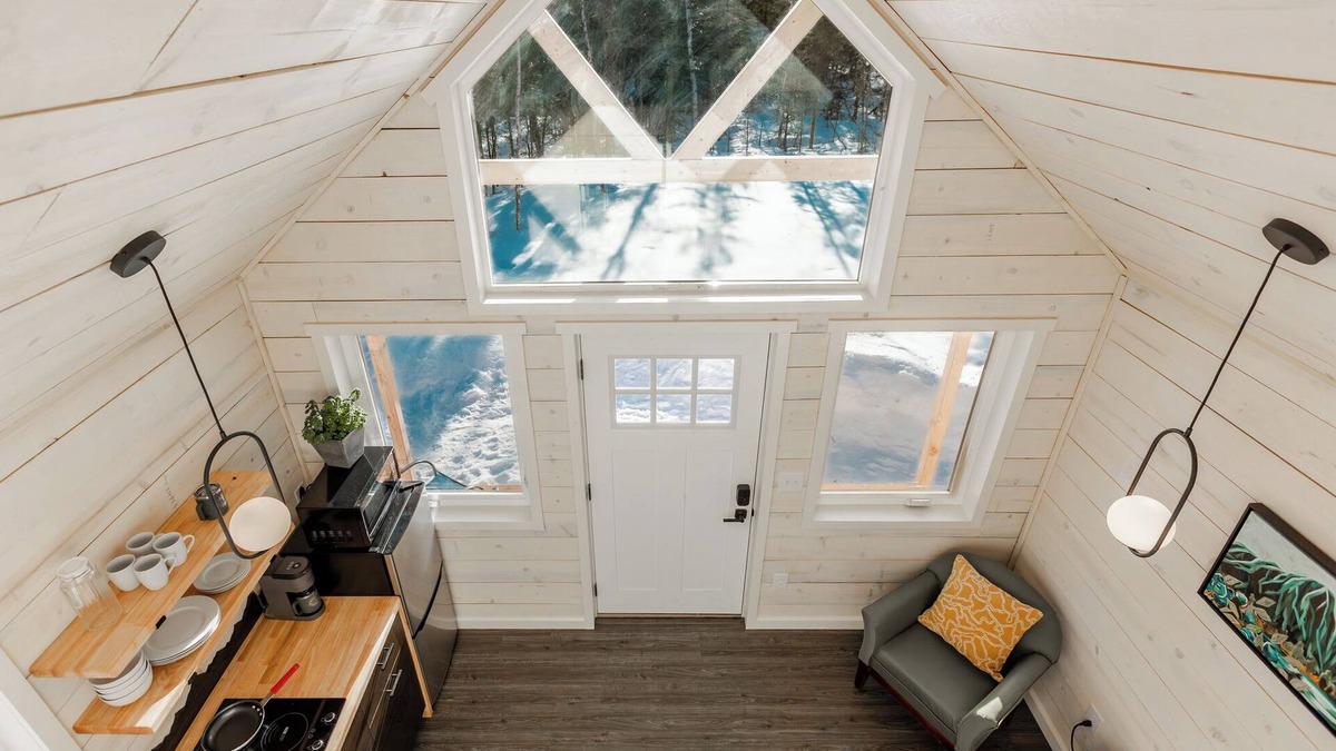 Chugiak Cabin | Perfect for two, this cozy retreat offers all you need for an Eklutna Valley getaway