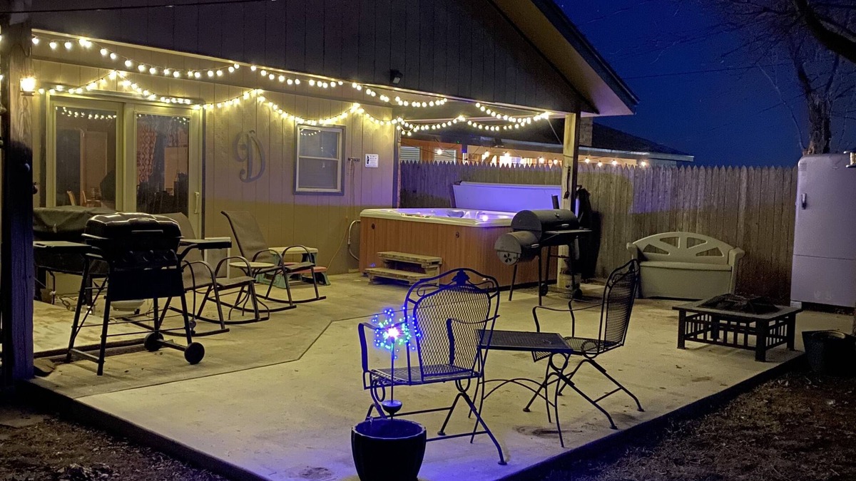 Dumas House | Perfect for winter or summer and plenty of room for a gathering!