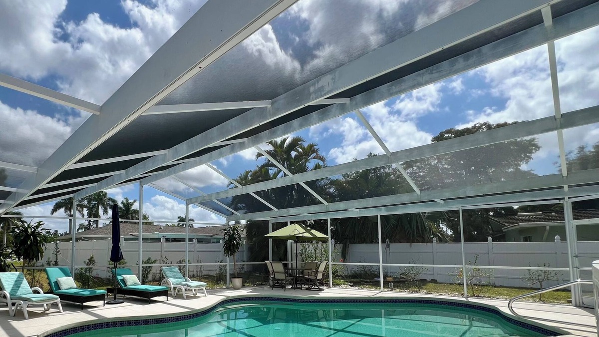 McGregor House | Perfect Fort Myers Getaway! Close to beaches, downtown, nightlife.
