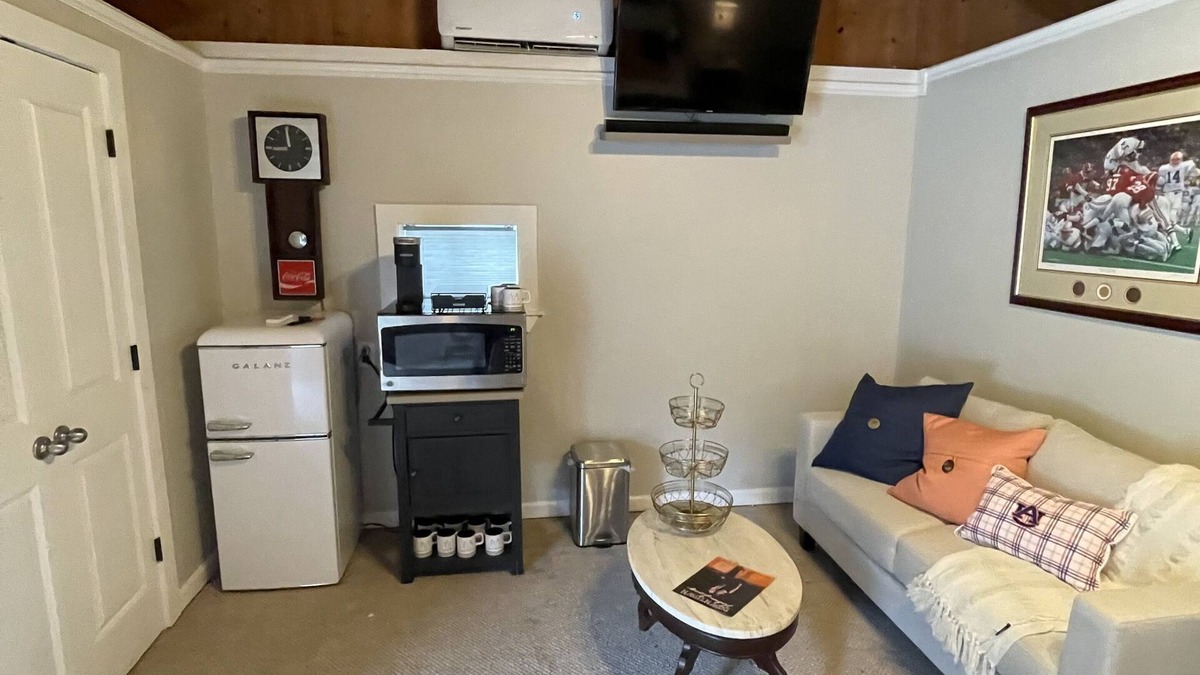 Auburn Condo | Perfect Game Day or Business Trip Stay Over. Half a mile from campus