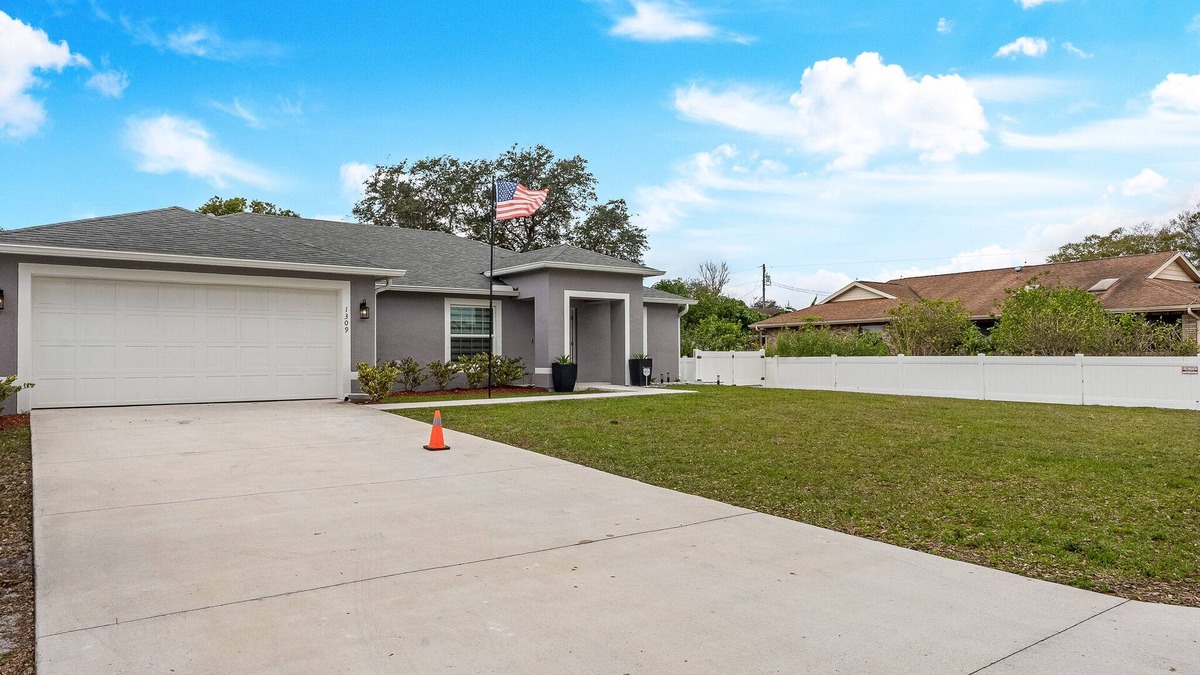 Deltona Lakes Apartment | Perfect Gateway Suite