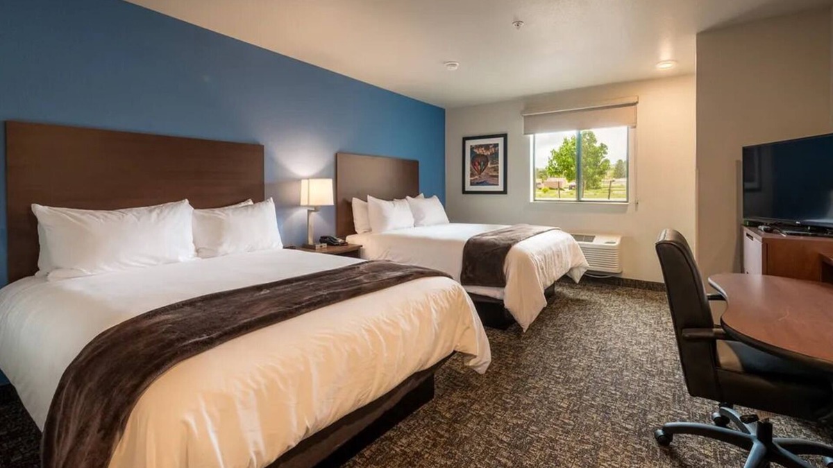 Shakopee Hotel | Perfect Getaway: Comfortable Room w/Kitchen, Near Mystic Lake!