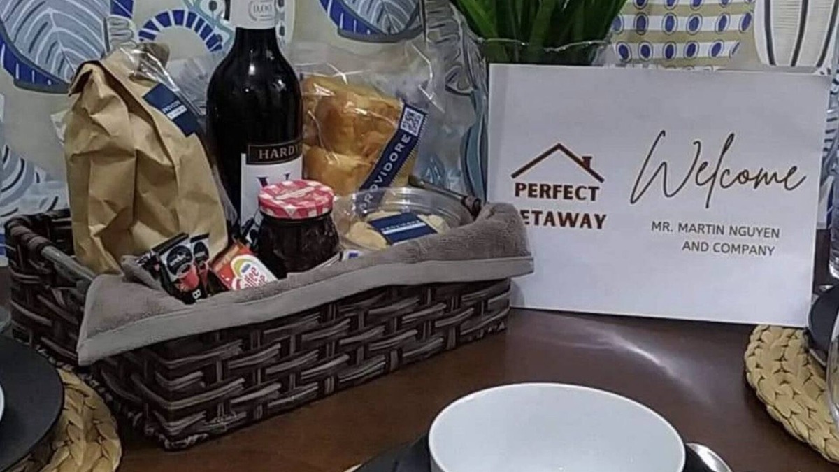 Katuparan Condo | ☆Perfect Getaway☆ Modern 2BR unit BGC Uptown Parksuites tower 2