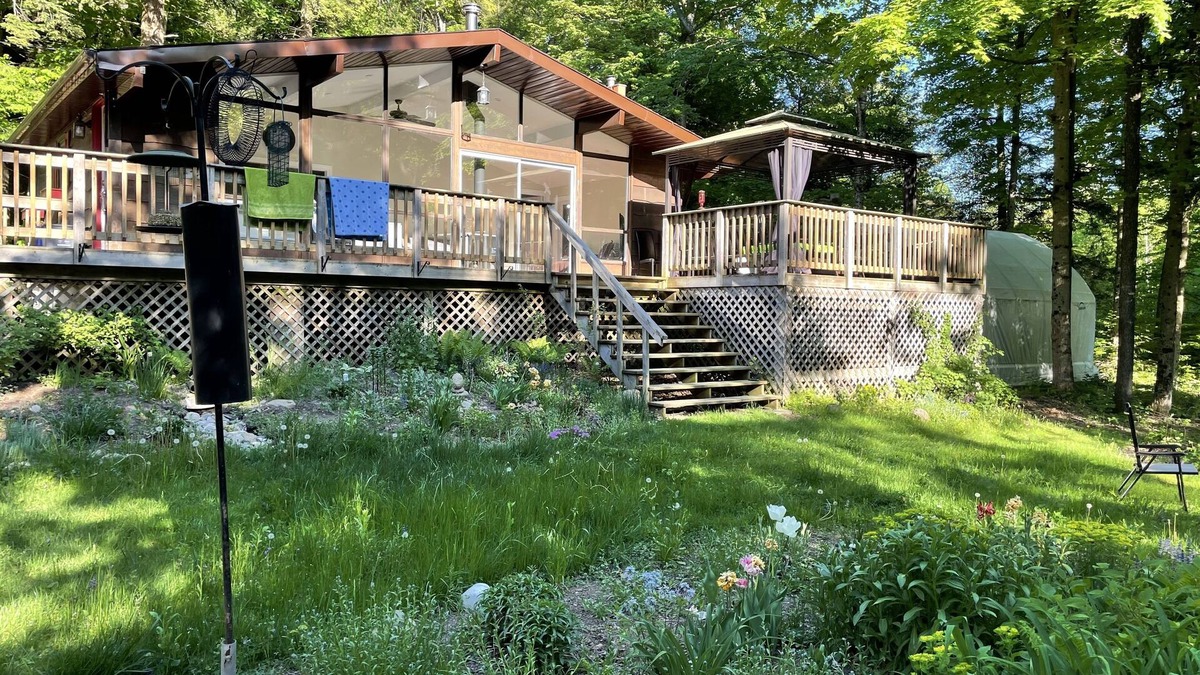 Alnwick/Haldimand Cottage | Perfect Getaway Only 60 min From Toronto. Next to Ste. Anne's Spa.