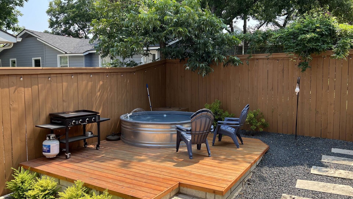 Foster Heights House | Perfect hangout 2-bedroom home with a pool