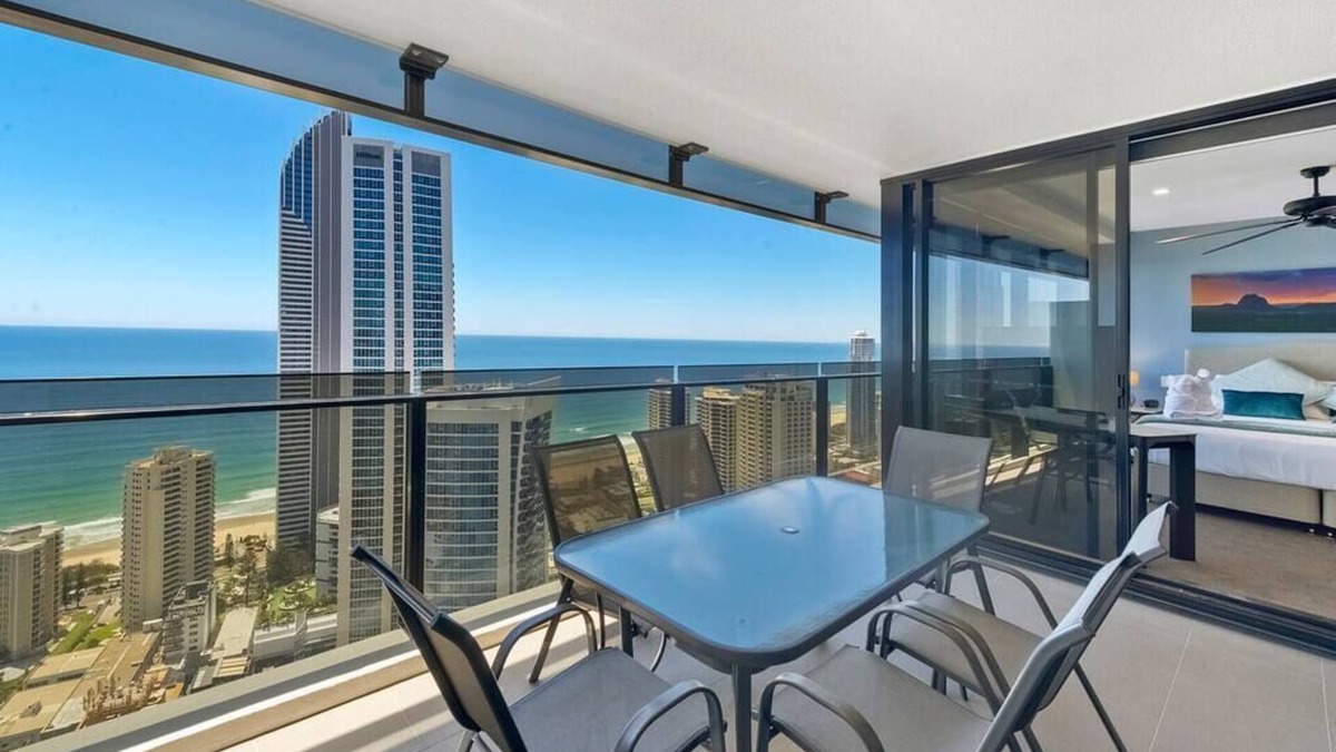 Surfers Paradise Apartment | Perfect holiday central to everything Ocean views