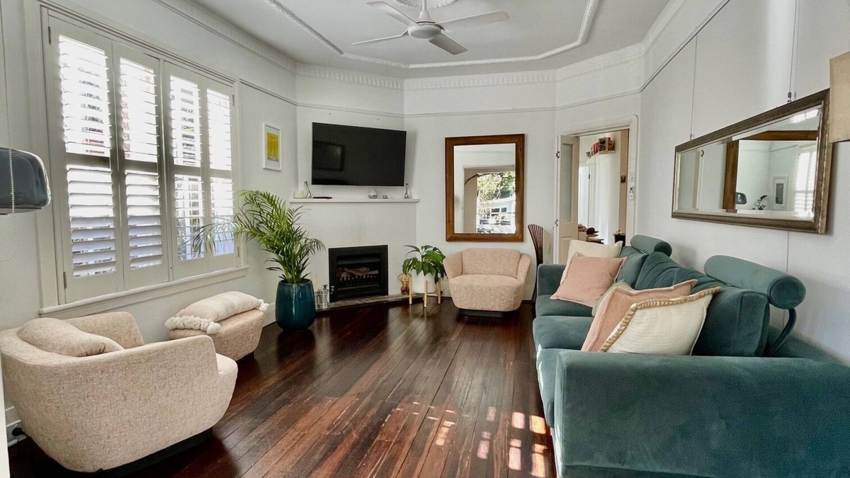 Bondi Beach Apartment | Perfect holiday stay Bondi. Large 2 Bedroom Walk to beach and restaurants