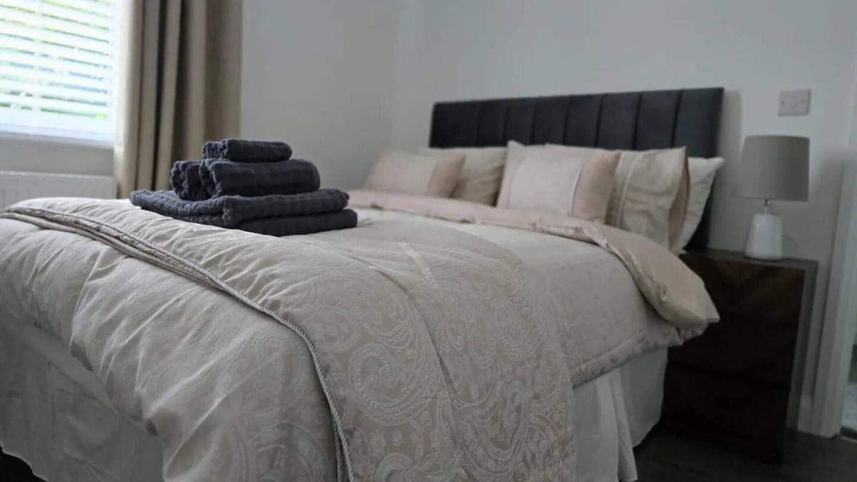 Ormeau House | Perfect home from home/Heart of Belfast/Sleeps 6