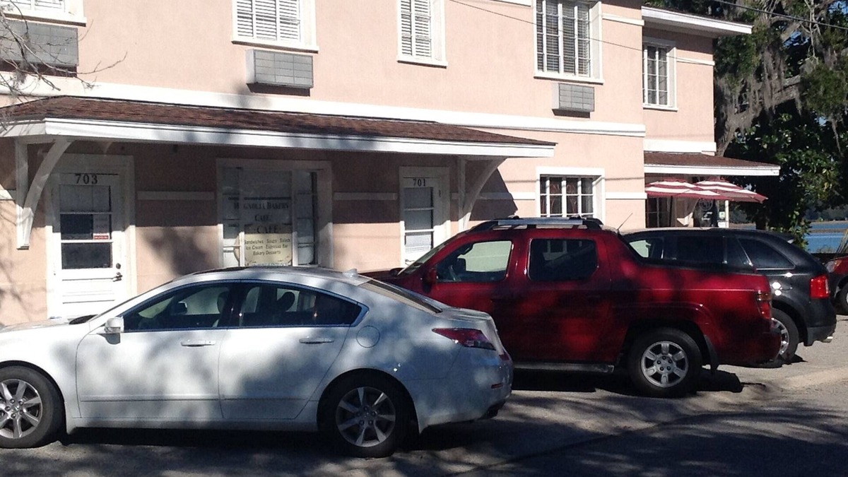 Uptown Apartment | Perfect In Historic Downtown Beaufort + 2 Bikes. Checkout our Reviews!