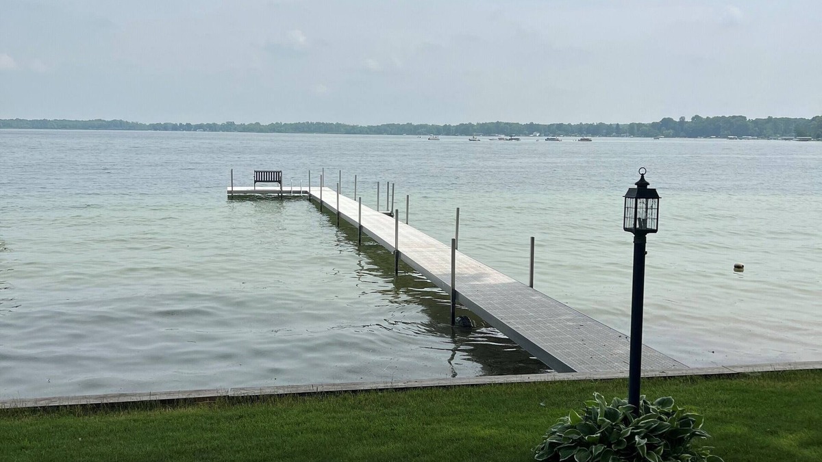 Fremont Cottage | Perfect lakefront family cottage with private dock and room to play!