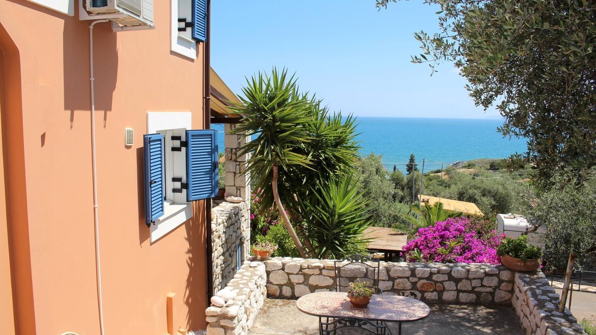 Aloizianika House | Perfect located: calm and idyllic above the sea - holiday house Lakonia, Pelopon