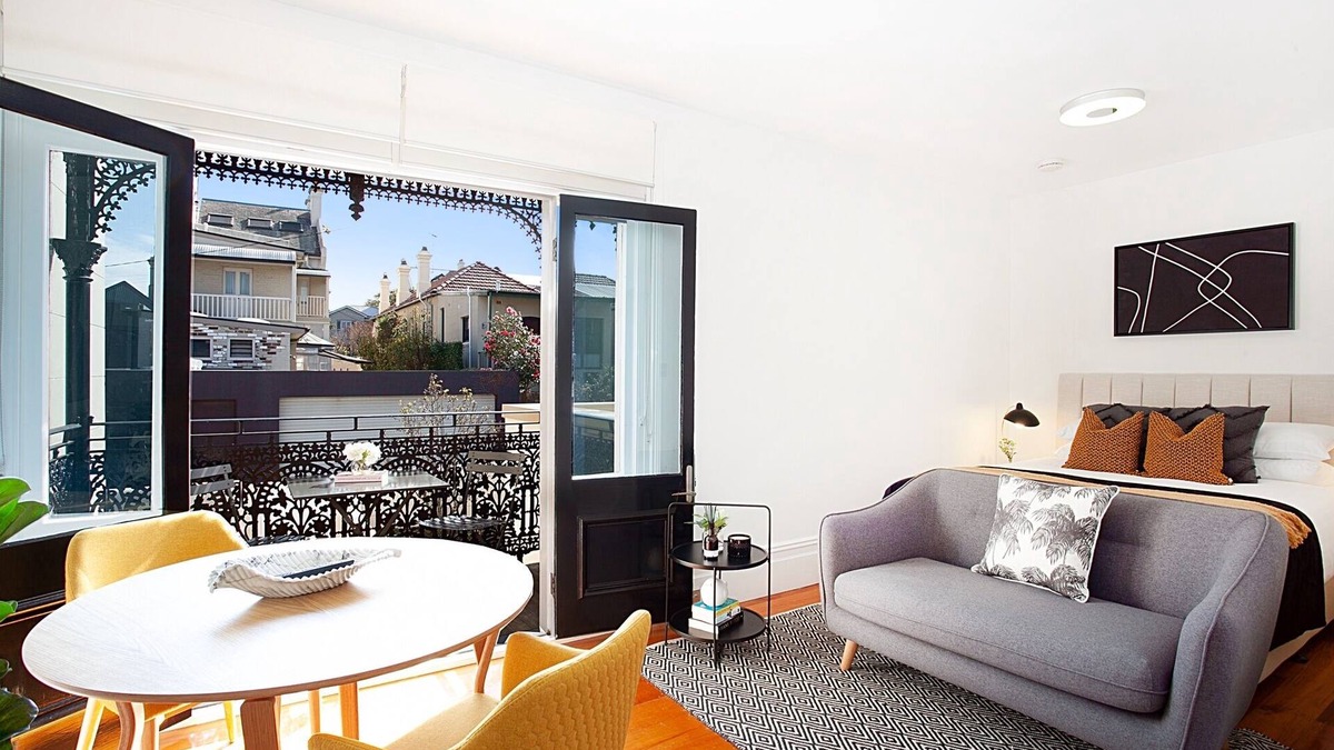 Glebe Apartment | Perfect Located Comfy Studio with Balcony