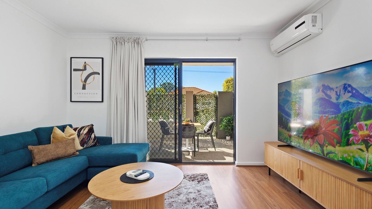 Beckenham Apartment | Perfect location 2BR 1BTH - Beckenham
