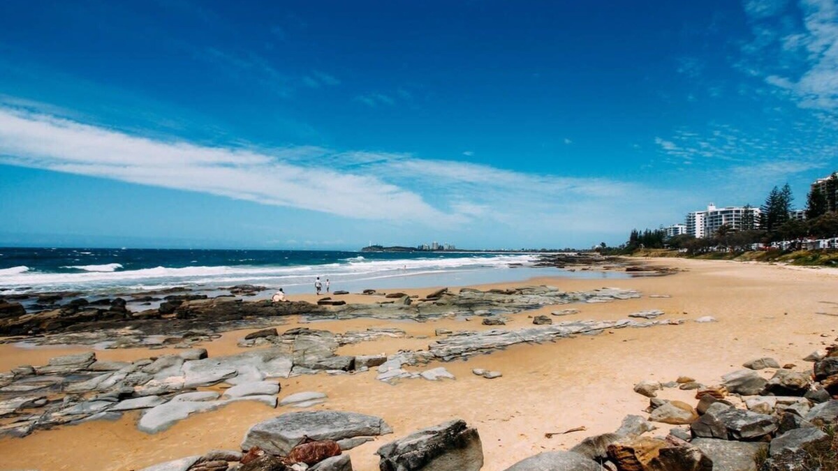 Warana House | Perfect Location 4Brm Home Warana - 200m to Beach!
