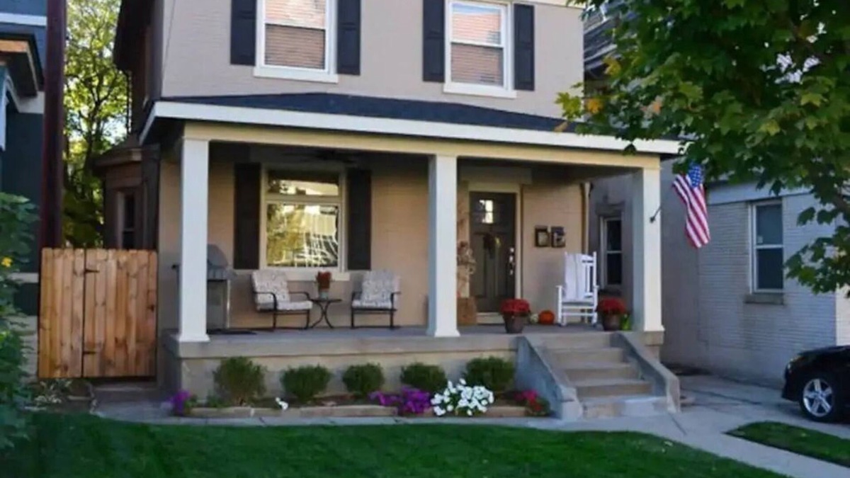 Corryville Apartment | PERFECT Location- beautifully updated 2 BR! UC, Downtown, OTR, Hosptials