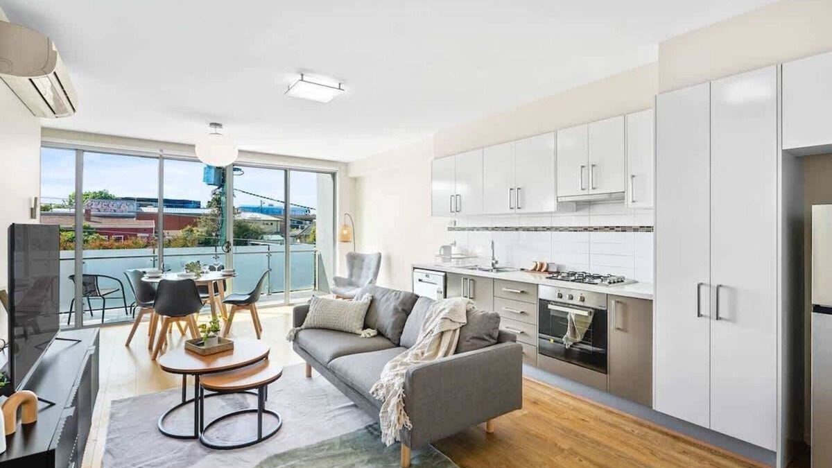 McKinnon House | Perfect Location! Cozy Townhouse McKinnon Station