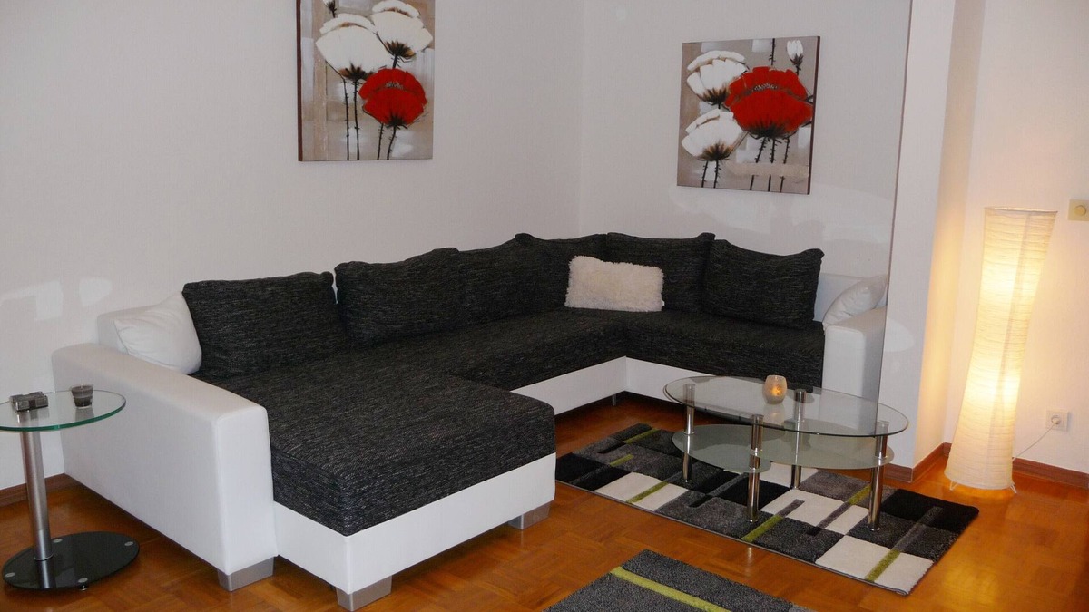 Winterberg Apartment | PERFECT LOCATION! Directly at the ski area, ski lift carousel, bike park, bobsleigh run, Rothaarsteig