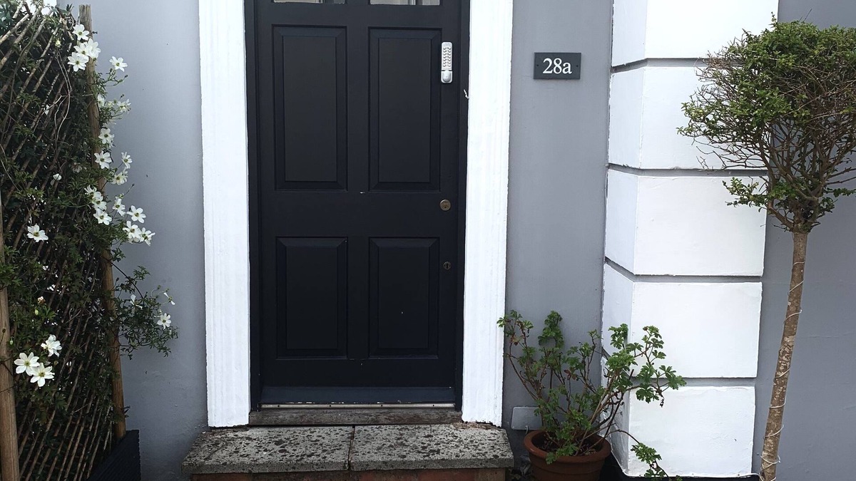 Exmouth House | Perfect Location for Town and Beach