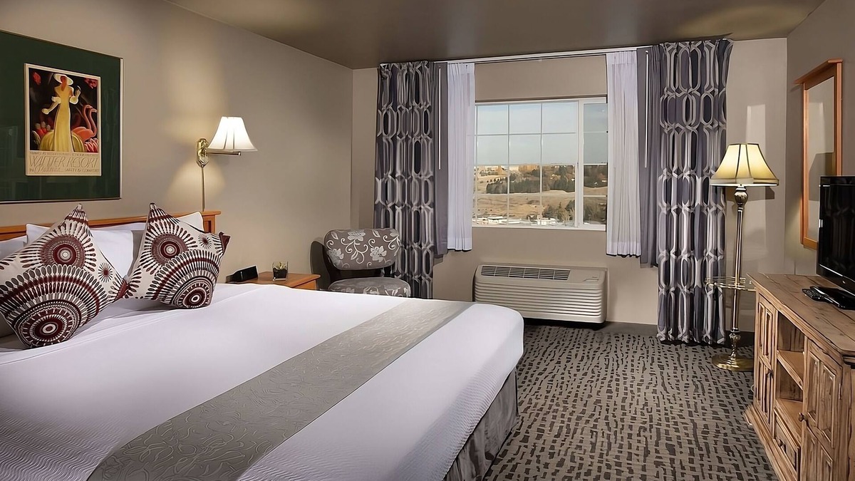 Pullman Hotel | Perfect Location for Vacation! Gorgeous Room w/Free Breakfast, Free Parking