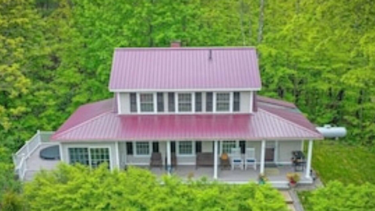 Intervale House | Perfect location & hot tub! Cozy home for couples, parties of 4, possibly more!