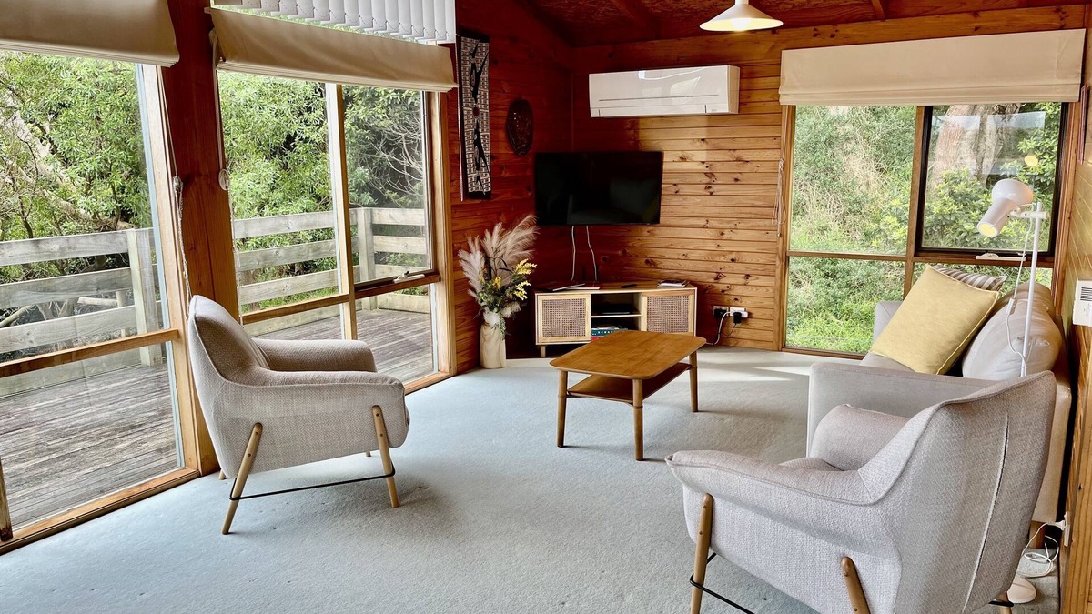 Marlo House | Perfect Location on the Water's Edge