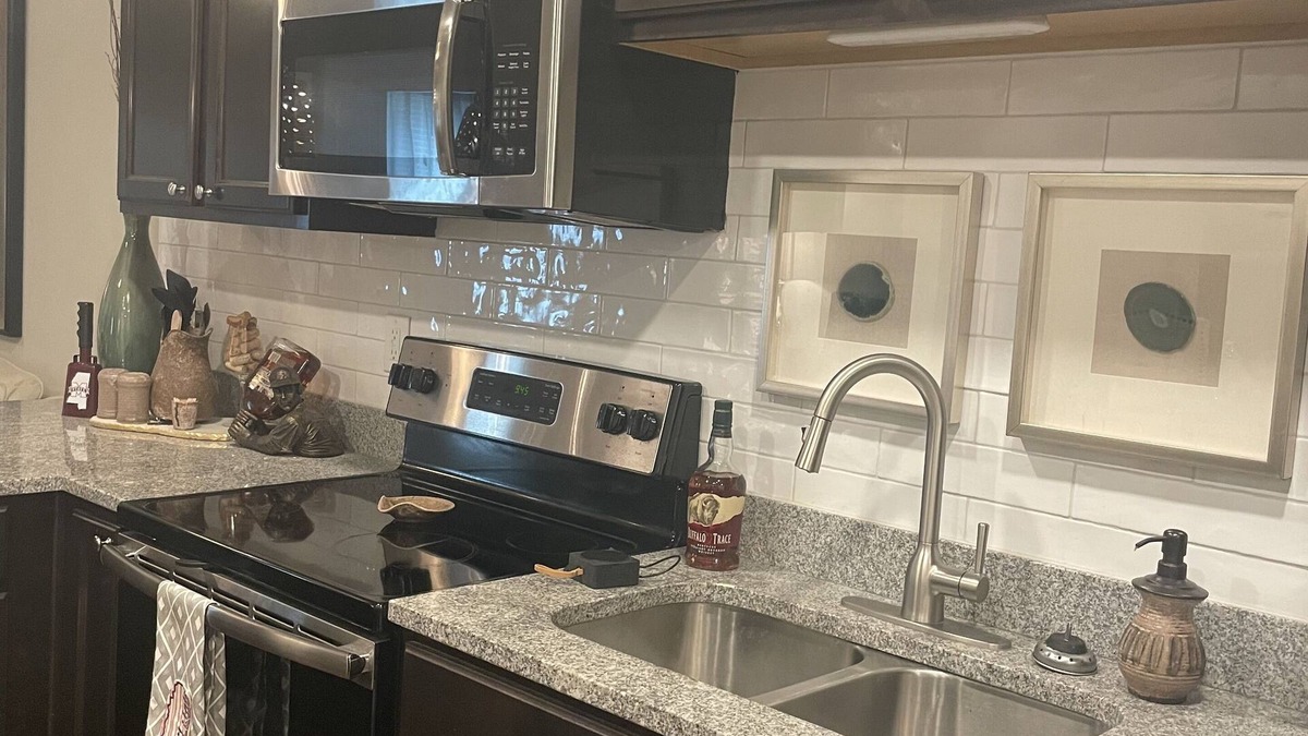 Starkville Condo | PERFECT LOCATION!