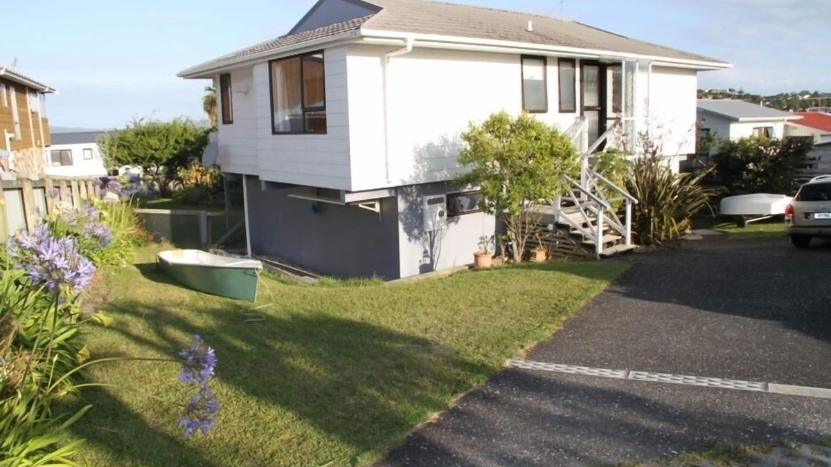 Snells Beach House | Perfect Mahurangi Coast launch pad!
