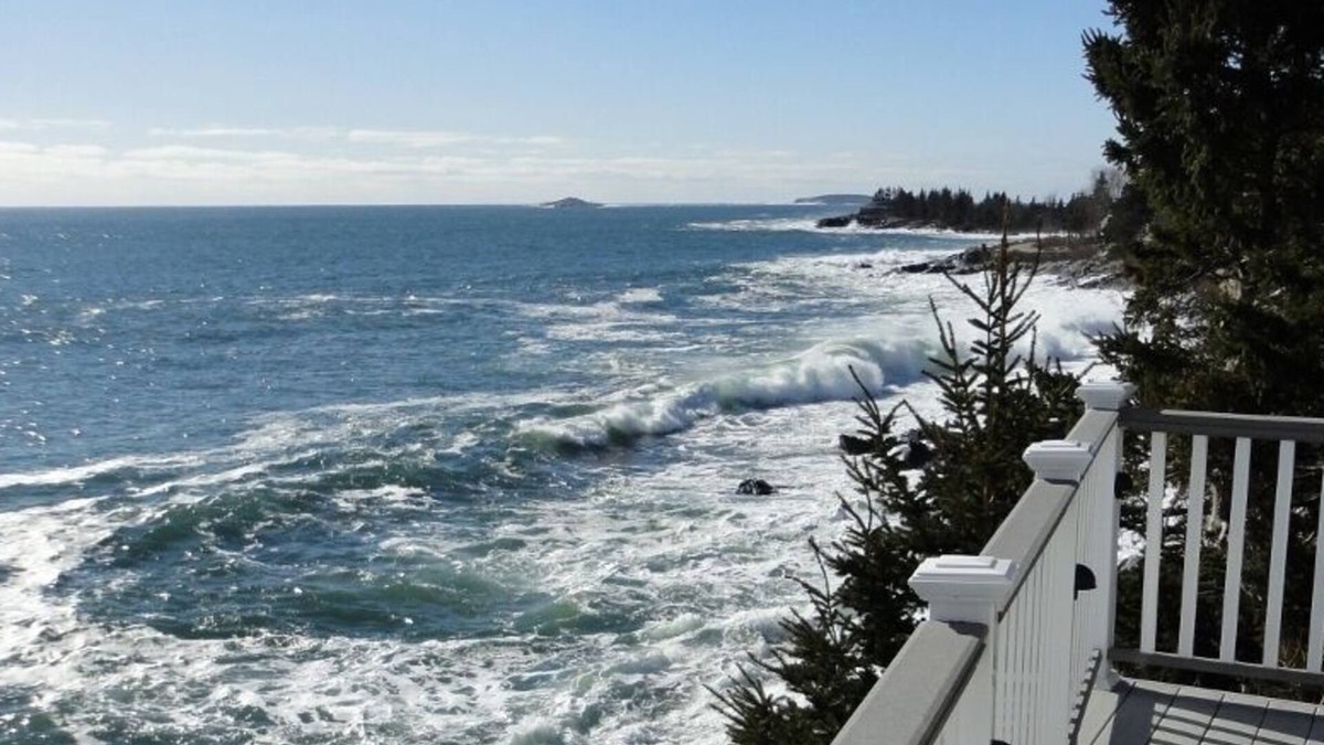 East Boothbay Cottage | Perfect Maine Cottage Directly on the Coast