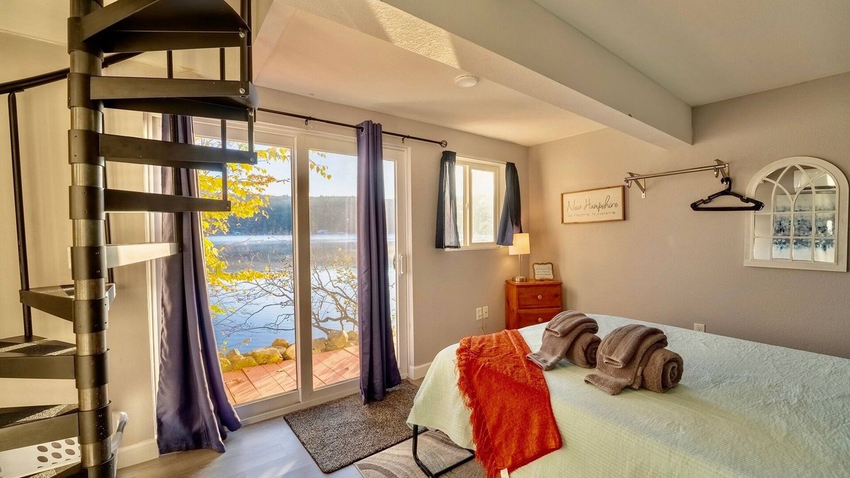 Alton Bay House | Perfect Modern Lake Front Retreat with Dock! Sleeps 4