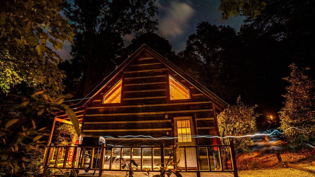 Copperhill Cabin | Perfect Mountain Cabin with HOT TUB!
