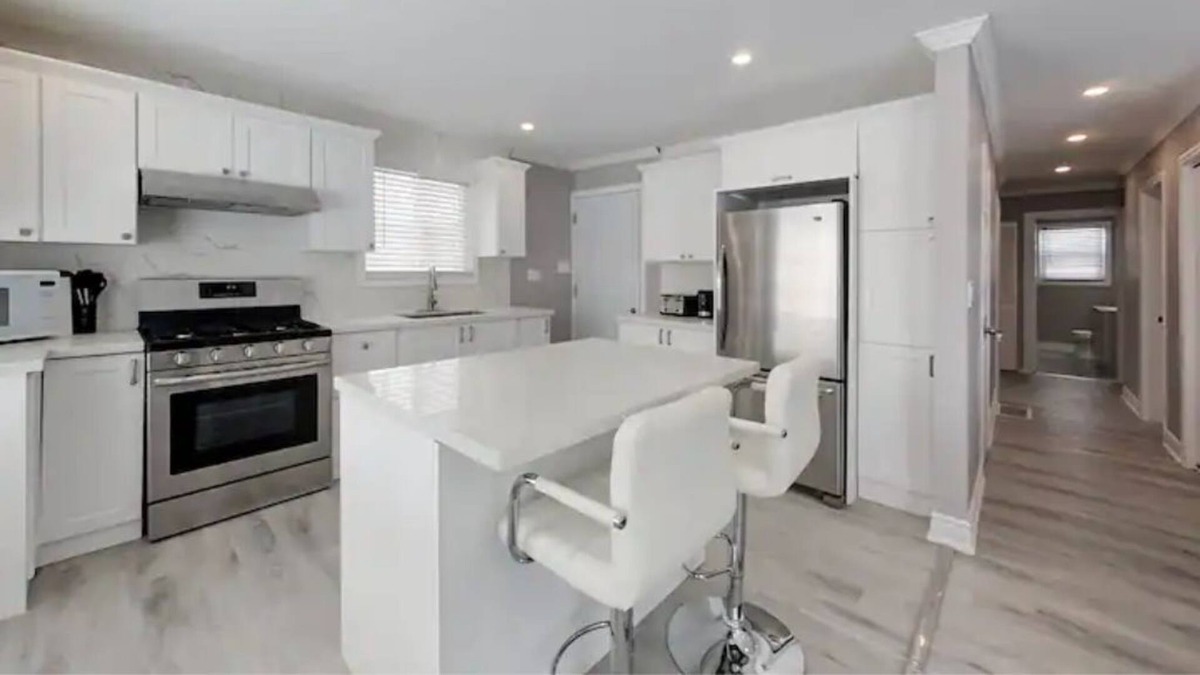 Dundalk House | 🌼Perfect New Large 4 bedroom Home with free parking 🌺