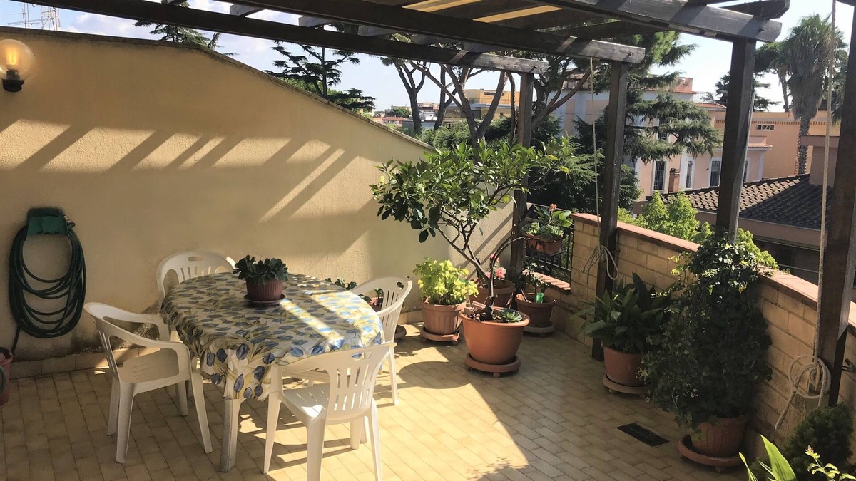 Aurelio Apartment | Perfect penthouse near San Pietro!
