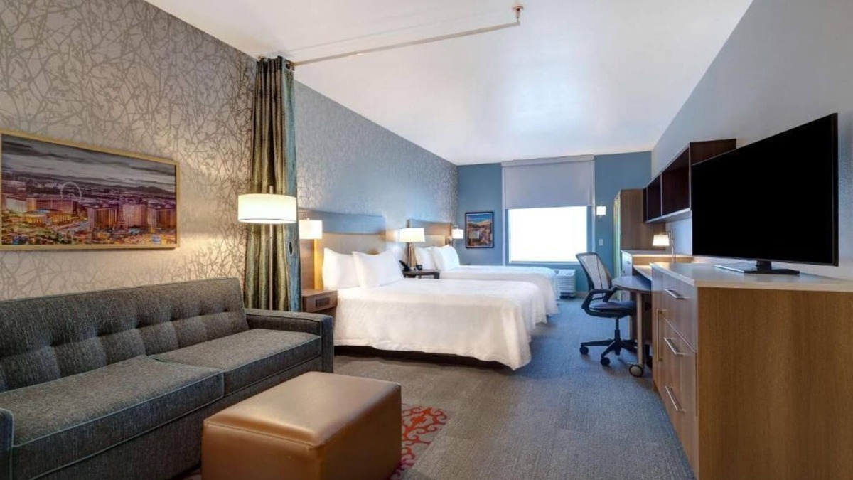 Centennial Hills Hotel | Perfect Place to Unwind! Kitchen, Breakfast, Pool, Pets Allowed!